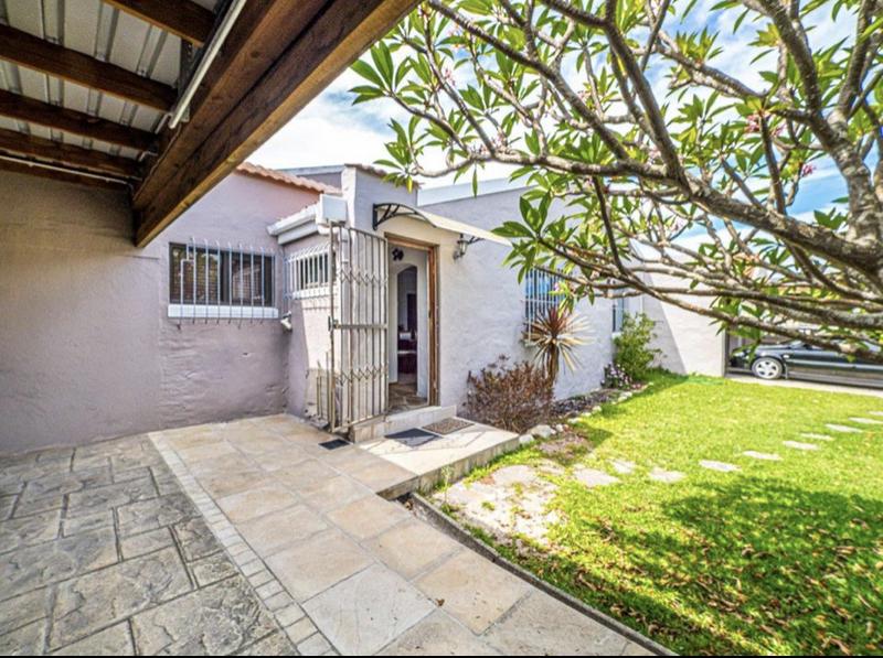 5 Bedroom Property for Sale in Wetton Western Cape